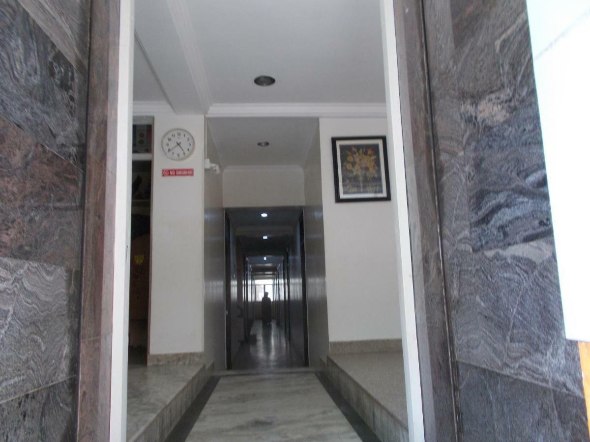 Embassy होटल 2*